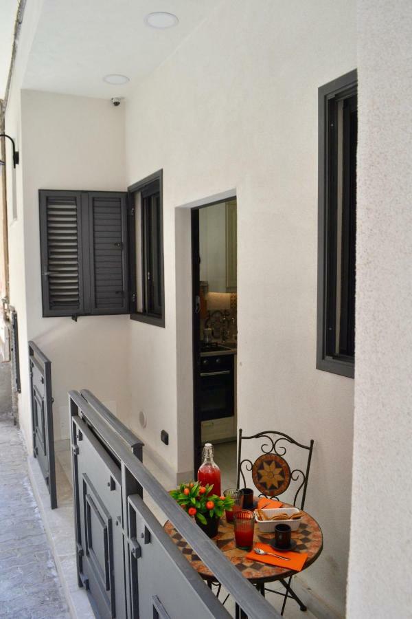 I Pupi - Sicilian Apartment Giardini-Naxos Buitenkant foto